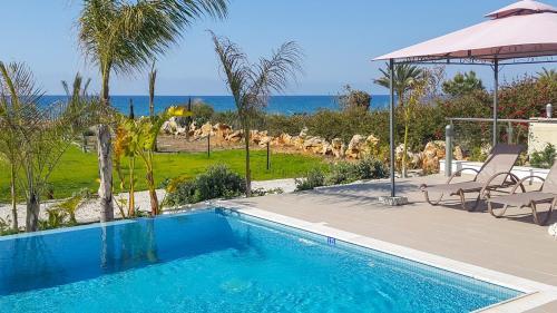 Villa In Mavroli Sleeps 8 With Pool And Air Con