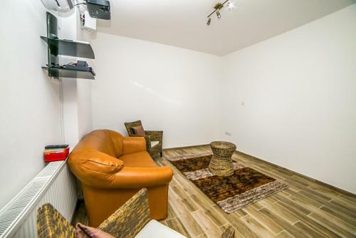 Pachyammos Villa Sleeps 8 With Pool And Air Con