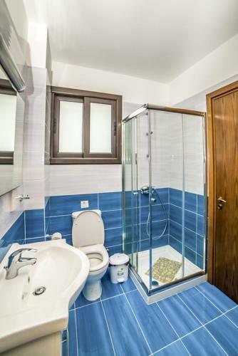 Pachyammos Villa Sleeps 8 With Pool And Air Con