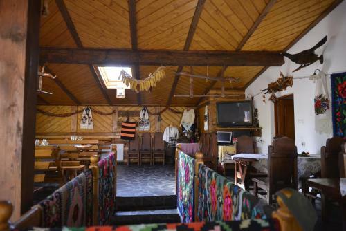 Hostal Pensiunea Lacramioara