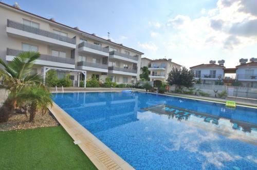 Mythical Apartment - 2 Bed Large Communal Pool, Close To Protaras