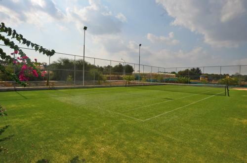 Mythical Apartment - 2 Bed Large Communal Pool, Close To Protaras