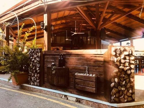 Mountain Rose Garden Hotel & Restaurant