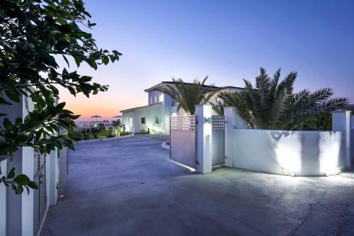 Pegeia Villa Sleeps 10 With Pool And Air Con