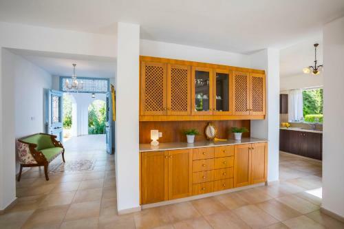 Giolou Villa Sleeps 6 With Pool Air Con And Wifi