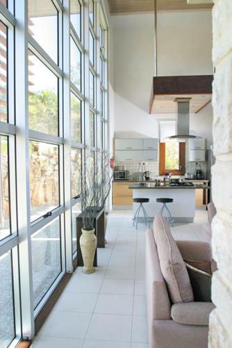 Pomos Villa Sleeps 8 With Pool And Air Con