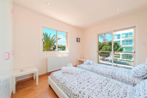 Four Bedrooms Villa 1256