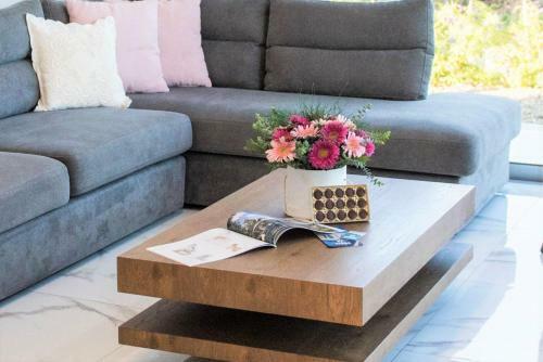 Travertine Cove Villa
