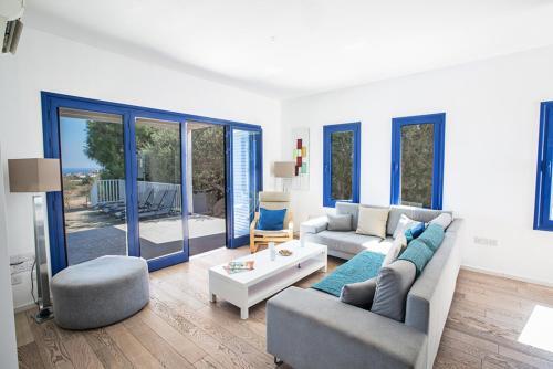 Luxury 4 Bedroom Villa With Private Pool, Protaras Villa 1237