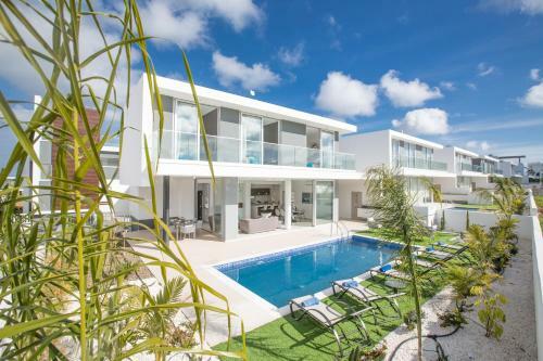 Oli Vine Villas