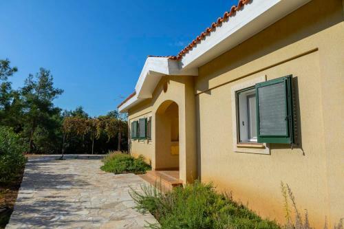 Nea Dimmata Villa Sleeps 8 With Pool Air Con And Wifi