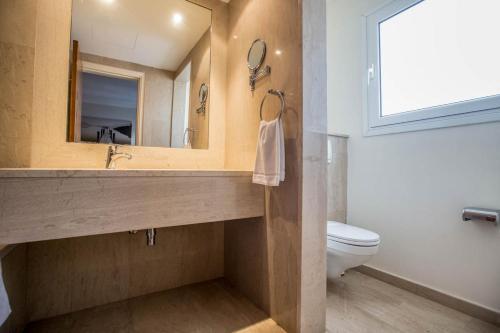 Villa In Protaras Sleeps 8 Includes Swimming Pool And Air Con 8
