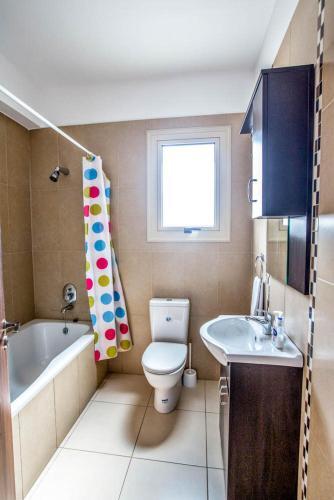 Villa In Protaras Sleeps 6 Includes Swimming Pool And Air Con 0