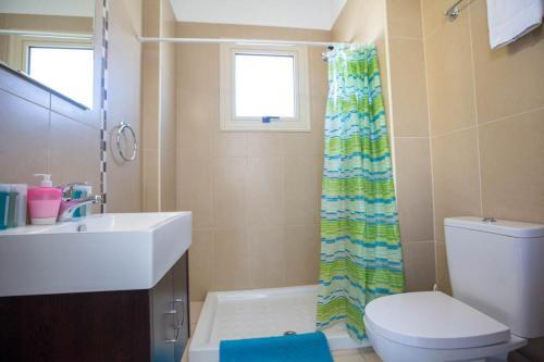 Villa In Protaras Sleeps 6 Includes Swimming Pool And Air Con 4 0