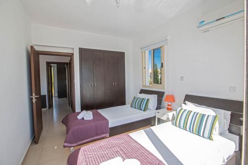 Villa In Protaras Sleeps 6 Includes Swimming Pool And Air Con 4 0