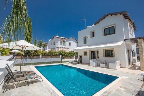 Villa In Protaras Sleeps 6 Includes Swimming Pool And Air Con 2 3