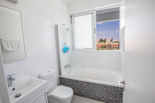 Villa In Protaras Sleeps 10 Includes Swimming Pool And Air Con 9