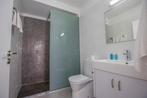 Villa In Protaras Sleeps 10 Includes Swimming Pool And Air Con 9