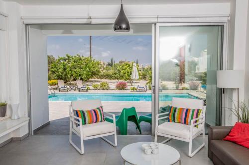 Villa In Protaras Sleeps 10 Includes Swimming Pool And Air Con 9