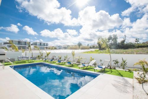 Villa In Protaras Sleeps 8 Includes Swimming Pool And Air Con 2