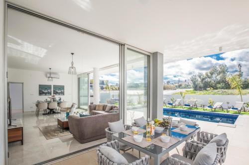 Villa In Protaras Sleeps 8 Includes Swimming Pool And Air Con 2