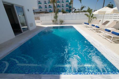Fig Tree Bay Residences Lantiana Villa 1