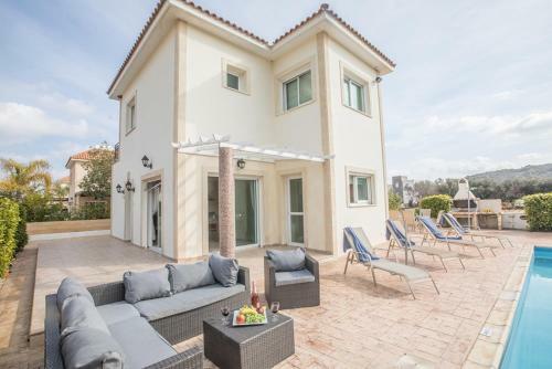 Cyprus Villa Minutes From The Beach, Protaras Villa 1245