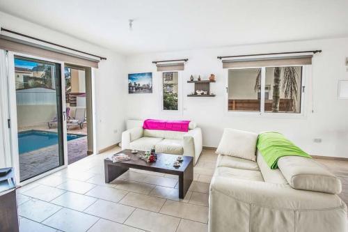 Villa In Protaras Sleeps 6 Includes Swimming Pool And Air Con 7