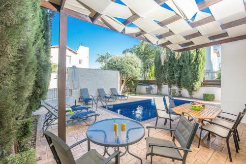 Villa In Protaras Sleeps 8 Includes Swimming Pool And Air Con 0 4