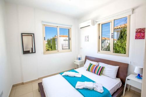 Villa In Protaras Sleeps 6 Includes Swimming Pool And Air Con 3 1