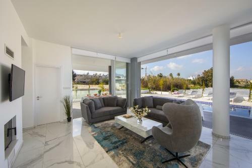 Villa Protaras Olivine Pearl