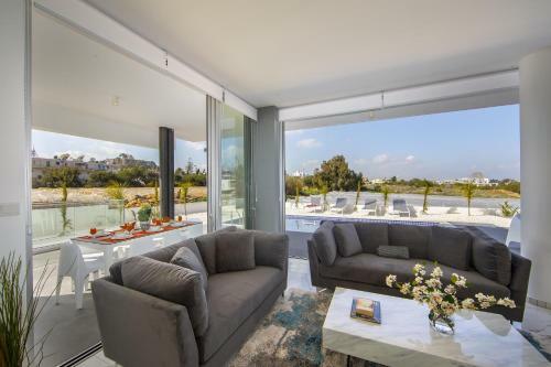 Villa Protaras Olivine Pearl