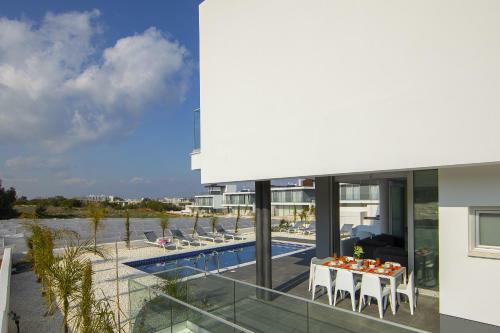 Villa Protaras Olivine Pearl