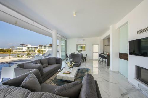 Villa Protaras Olivine Pearl