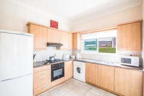 Villa In Protaras Sleeps 6 With Pool And Air Con