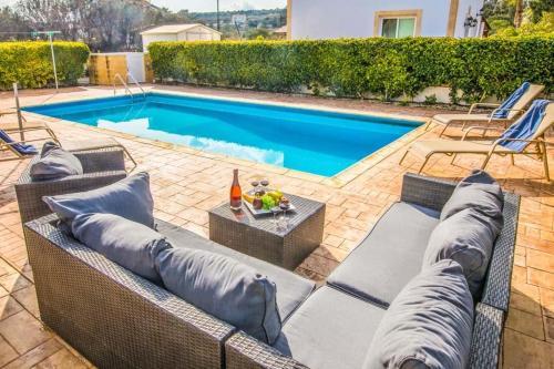 Villa In Protaras Sleeps 6 With Pool And Air Con