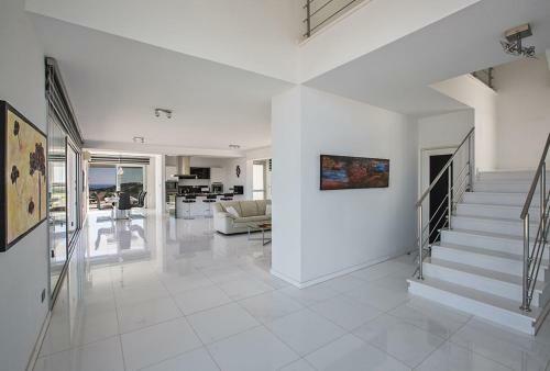 Villa Saranta Gold - Exquisite 3 Bedroom Protaras Villa With Private Pool And Panoramic Views