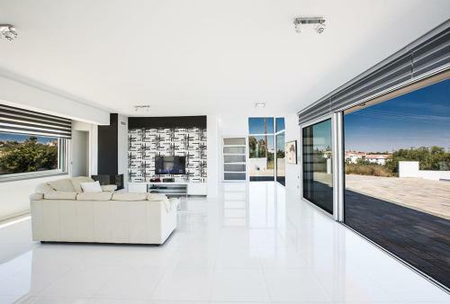 Villa Saranta Gold - Exquisite 3 Bedroom Protaras Villa With Private Pool And Panoramic Views