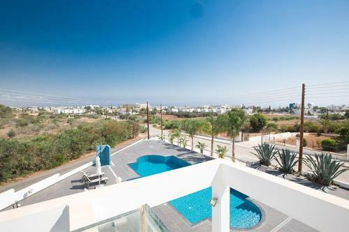 Villa Protara Chrysos - Beautiful 5 Bedroom Protaras Villa - Walking Distance To Fig Tree Bay