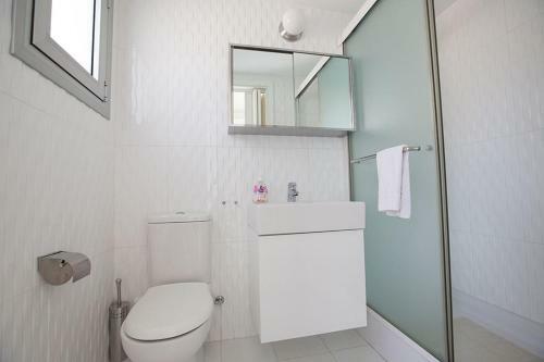 Villa Protara Chrysos - Beautiful 5 Bedroom Protaras Villa - Walking Distance To Fig Tree Bay