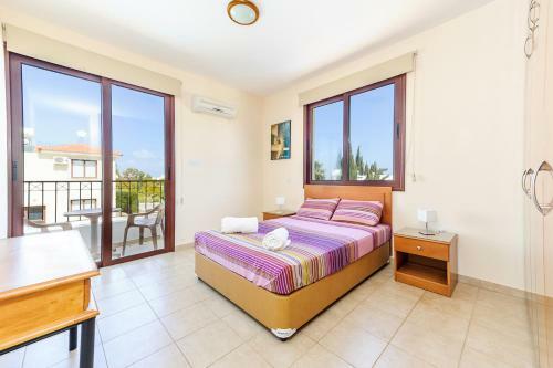 Villa In Protaras Sleeps 6 Includes Swimming Pool And Air Con 7 4