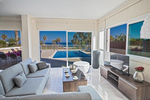 Villa In Protaras Sleeps 8 Includes Swimming Pool And Air Con 8 8