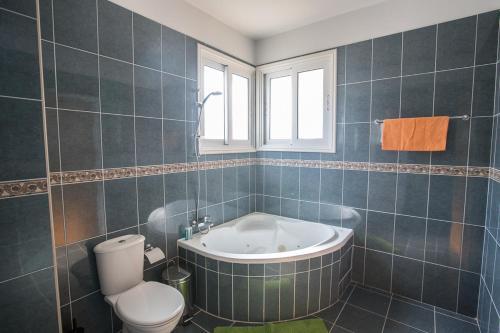 Villa In Protaras Sleeps 8 Includes Swimming Pool And Air Con 8 8