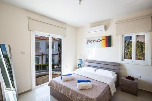 Villa In Protaras Sleeps 8 Includes Swimming Pool And Air Con 8 8