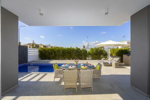 Pernera Beach Villa