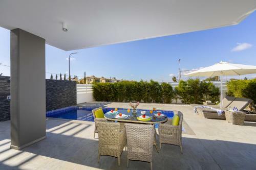 Pernera Beach Villa