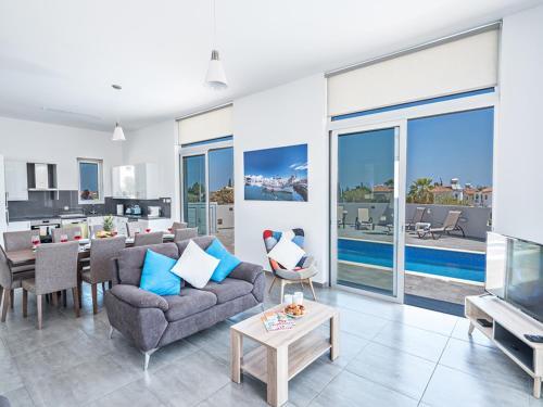 Five Bedrooms Villa 1249