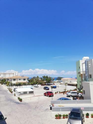 Polyxenia Holiday House