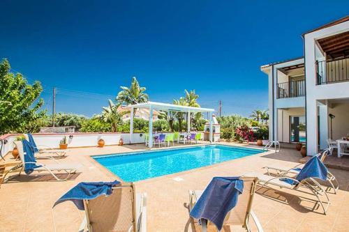 Villa In Protaras Sleeps 6 With Pool Air Con And Wifi