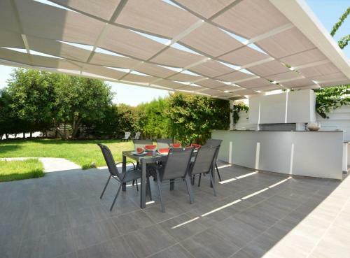 Olympic Gardens Villa
